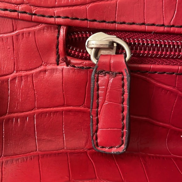 Red Moc Croc Shoulder bag with turn lock pocket enclosures - Picture 7 of 14